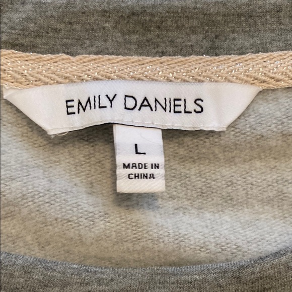 EMILY DANIELS Sweatshirt with bling - Picture 3 of 6